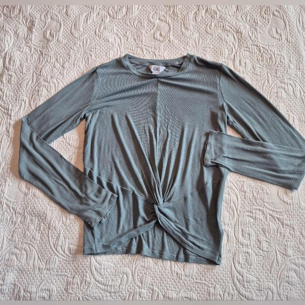 Athleta girls size XXL or 16 light green knot front shirt, Play condition